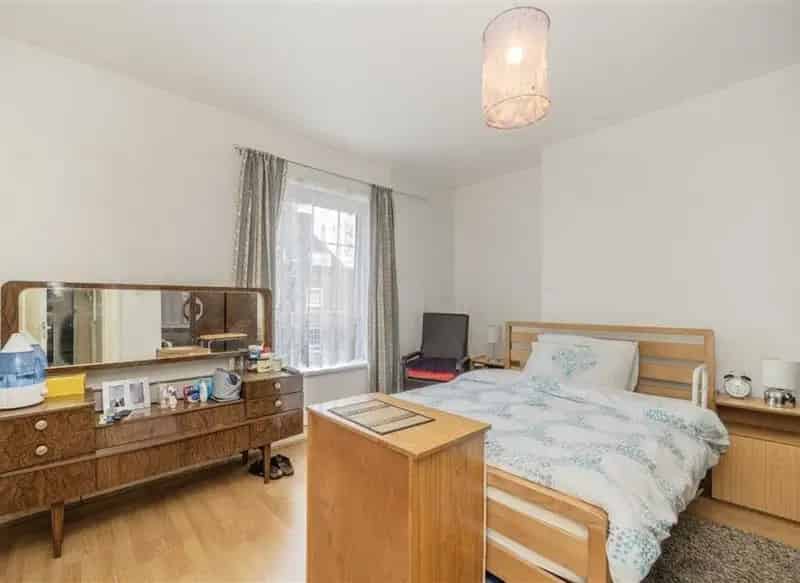 4 Bedroom Split Level Flat Vauxhall 1200 sq ft Near Tube Station