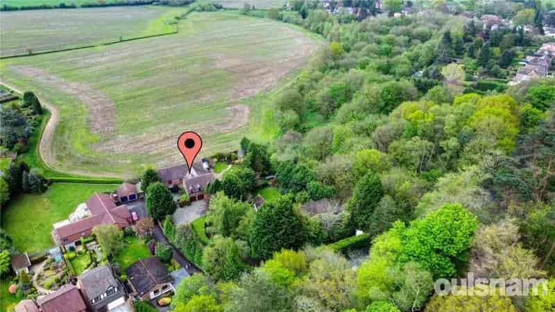 6 Bedroom Detached House For Sale