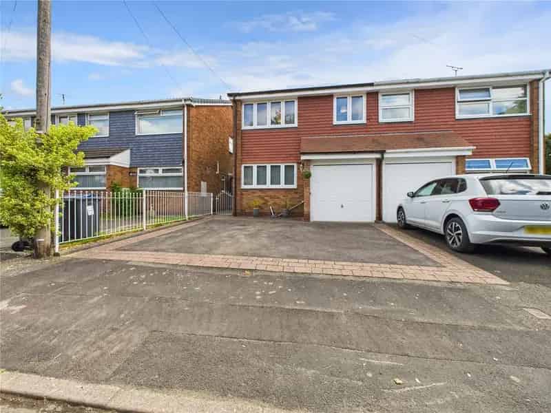 4 Bedroom Semi-Detached House for Sale