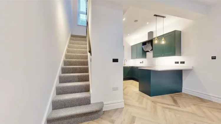 Luxury 4-Bedroom House for Rent in East London