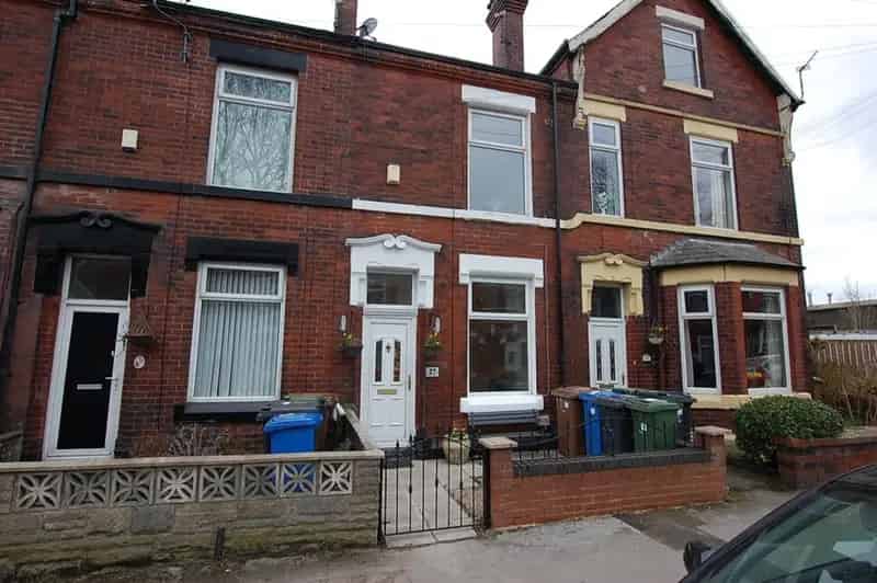 2 Bedroom Mid Terrace House Ashton-under-Lyne