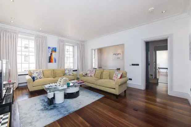 Flat to rent in Eaton Place, Belgravia SW1X