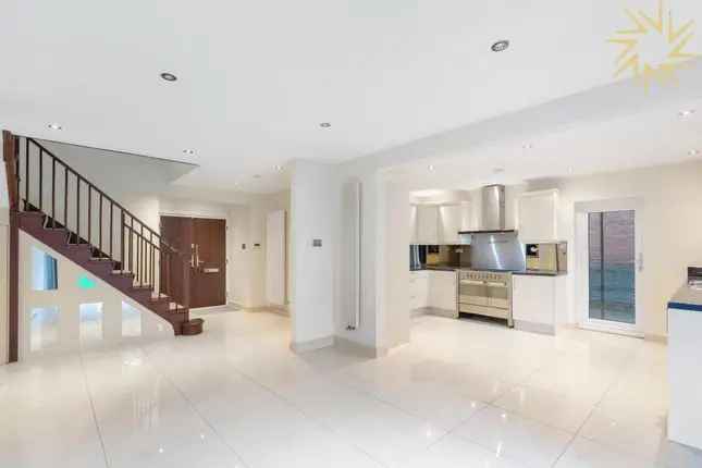 Detached house to rent in West Road, London W5