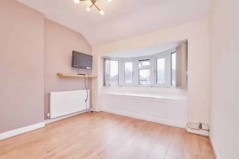 Three Bedroom Semi Detached Extended Home Low Maintenance Garden Driveway