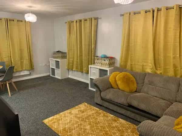 2 Double Bedroom Ground Floor Flat with Large Communal Garden