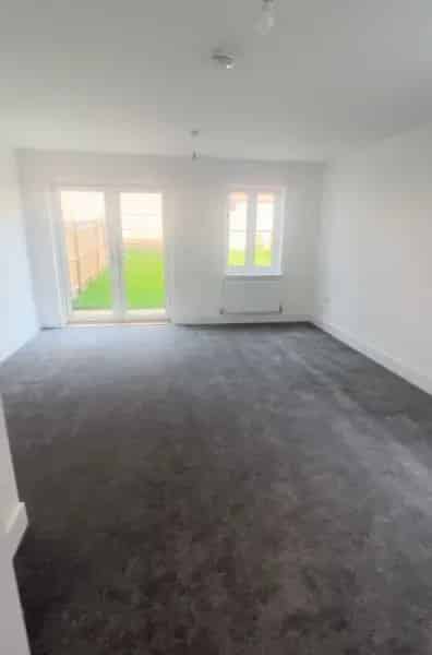 2 Bedroom New Build House with Garden and Driveway