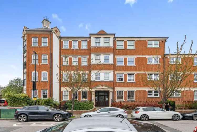 Flat For Sale in London, England