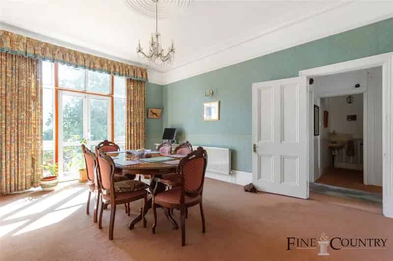 6 Bedroom Edwardian House Blenheim Gardens London