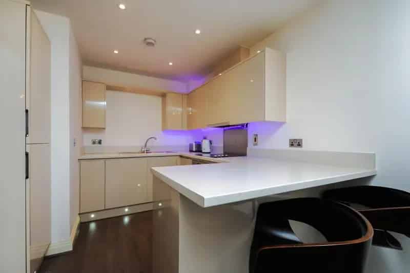 One Bedroom Ground Floor Apartment with Private Patio Garden Near Southgate Underground