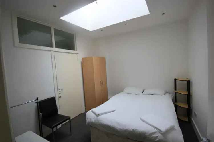 1 Bedroom Furnished Flat Eastern Road Near Lidl