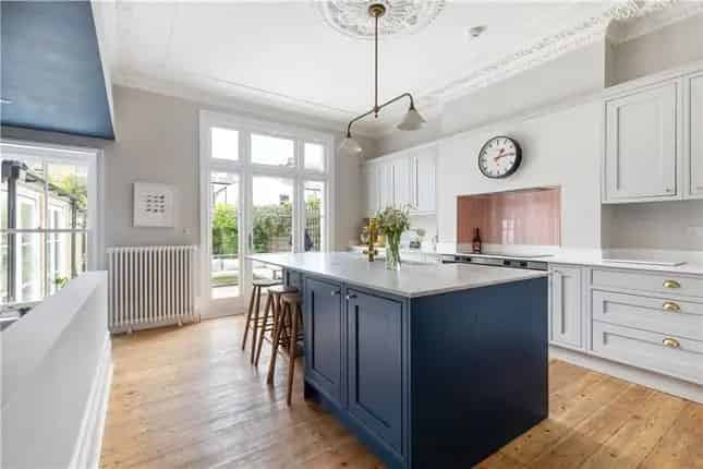 5 Bedroom Edwardian House for Sale in London SE5