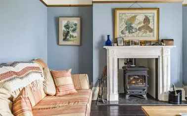 Grade II Listed Georgian Townhouse in Crediton with Annexe and Gardens