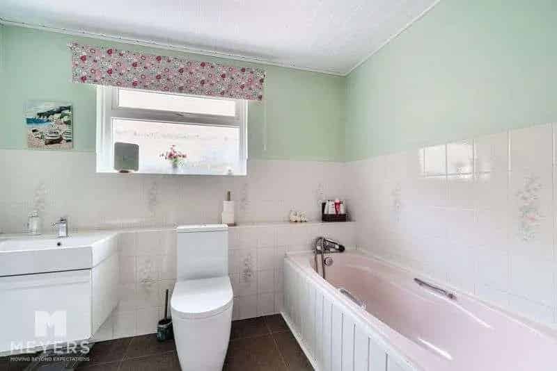 3 Bed House for Sale - Versatile Bungalow with Southerly Garden