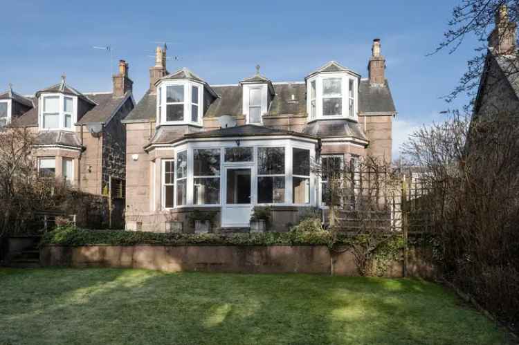 Spacious 4 5 Bedroom Detached House in Bieldside