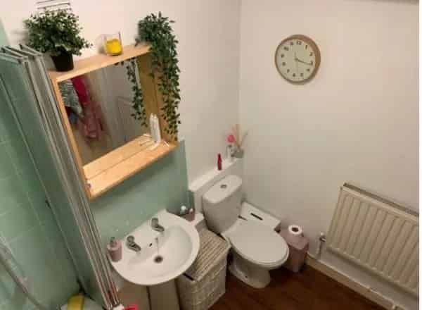 1st Floor Flat Hammersmith Grove Good Size Bedroom