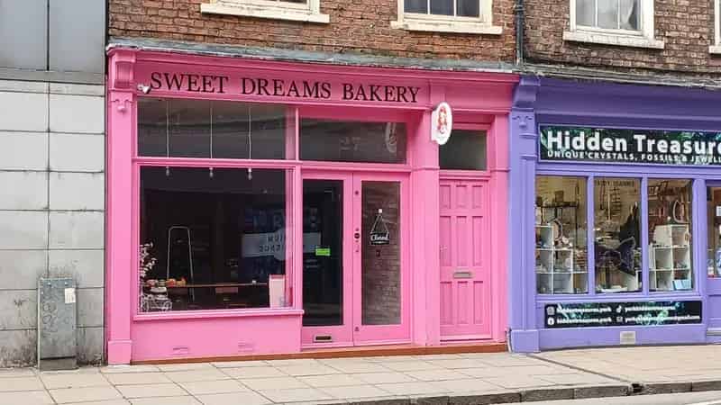 Ground Floor Retail Unit with Basement Storage - Ideal for Retail or Office