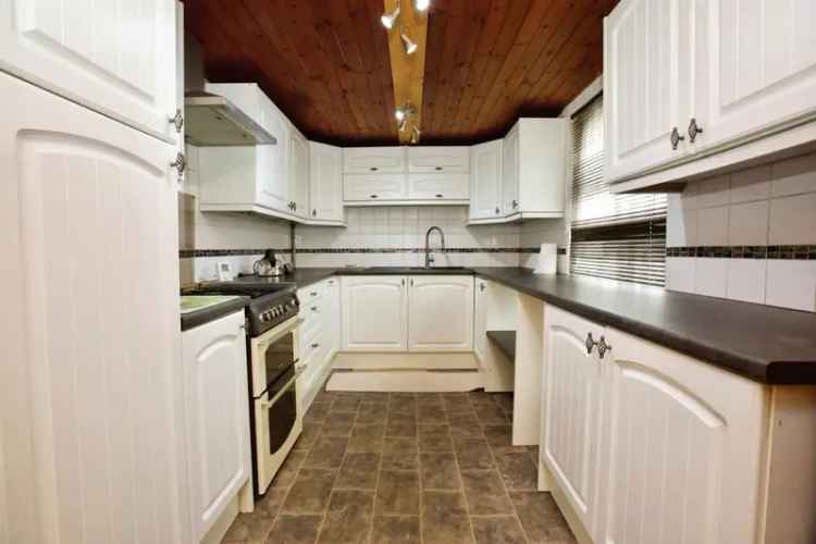 Three Bedroom End Terrace House For Sale