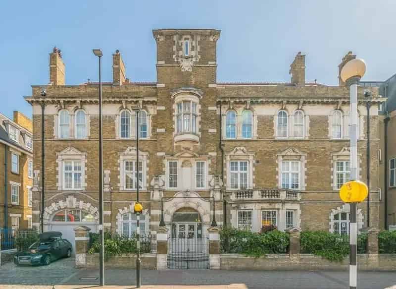 Spacious Studio Flat near Bethnal Green Station