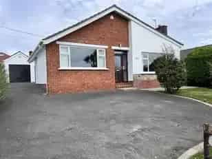 Detached Bungalow with Stunning Views Three Bedrooms Detached Garage