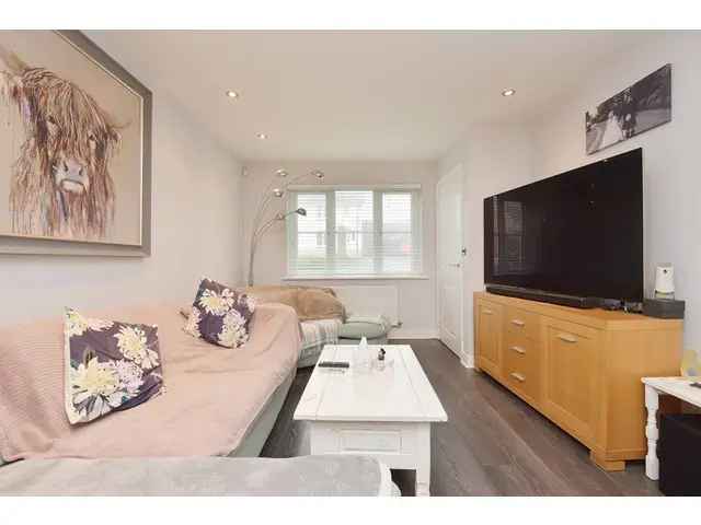 4 Bedroom Detached House for Sale in Dalkeith