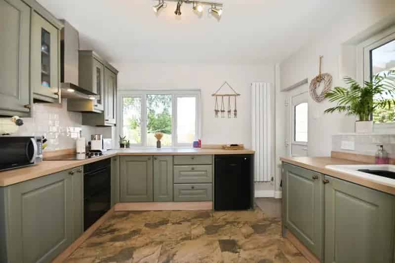 3 Bedroom Detached House For Sale in Newbold Chesterfield