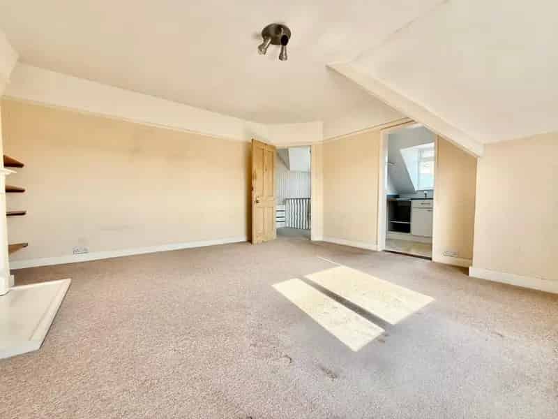 1 Bed Flat for Sale Bexhill Seafront Town Centre