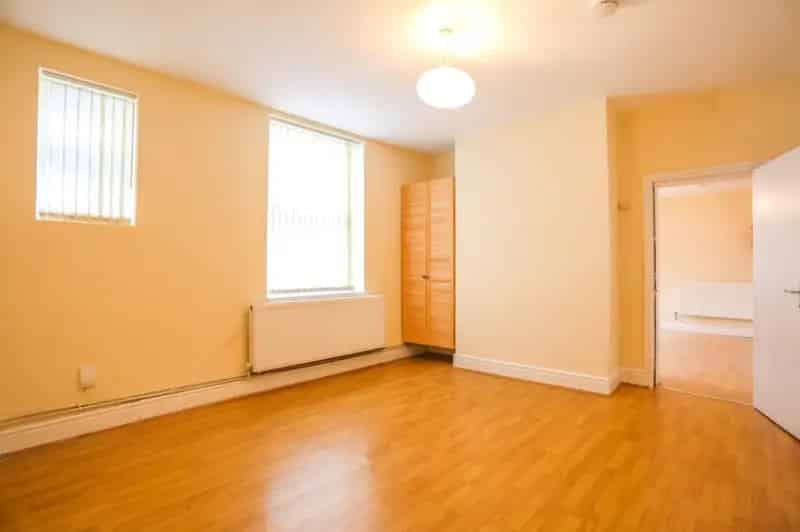 1 Bedroom Flat Bearwood Recently Refurbished Ground Floor