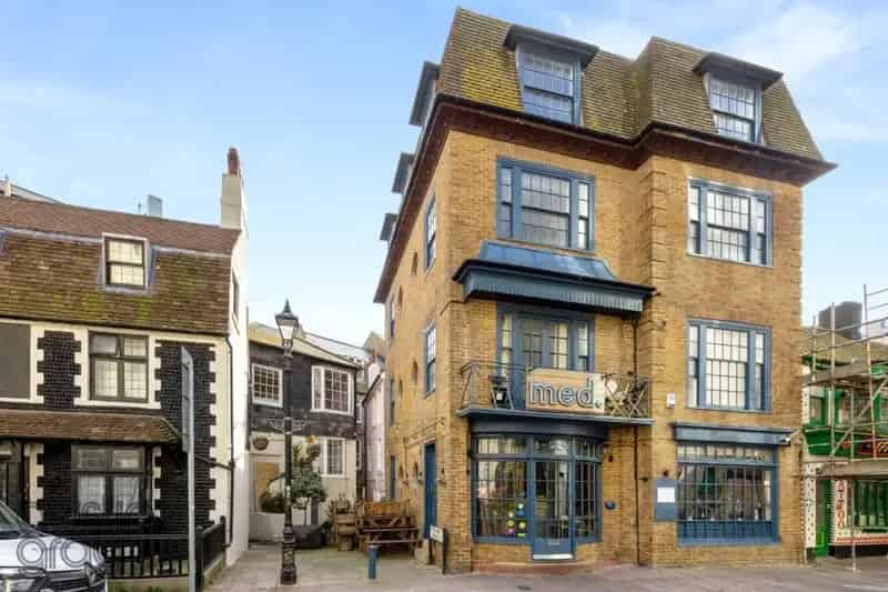 2 Bedroom House for Sale Brighton