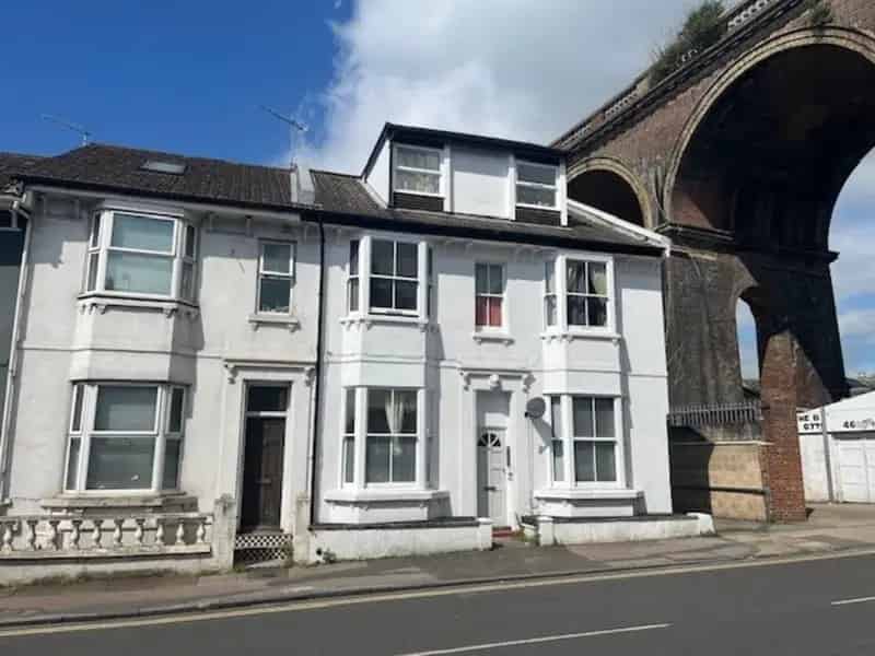 1 Bedroom Ground Floor Flat for Sale - Ready to Move In