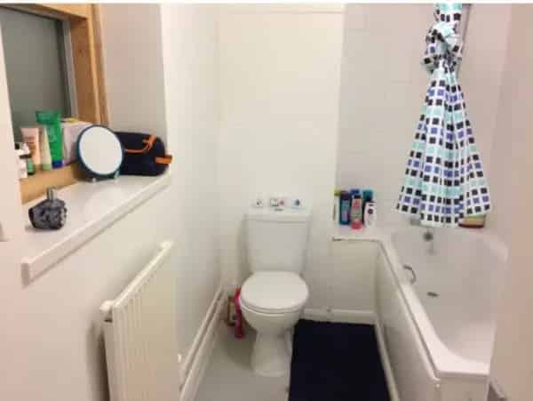 One Bedroom Flat with Balcony and Communal Garden