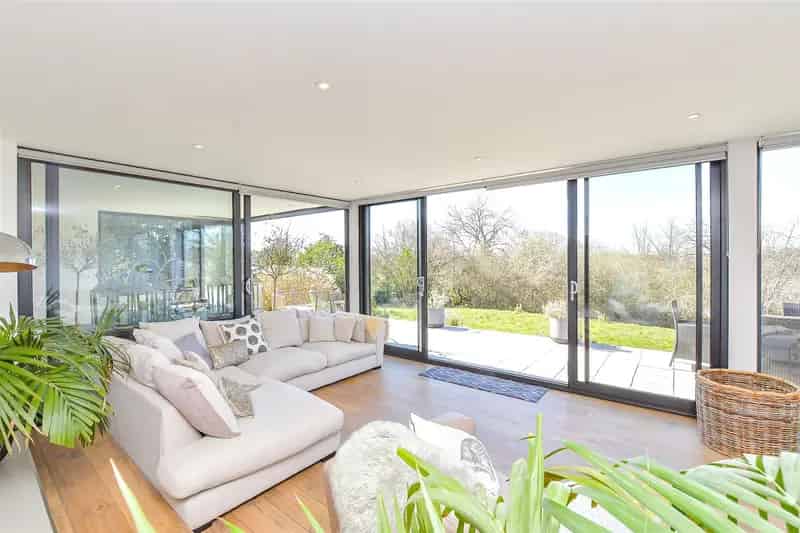 5 Bedroom Detached House for Sale Havenstreet