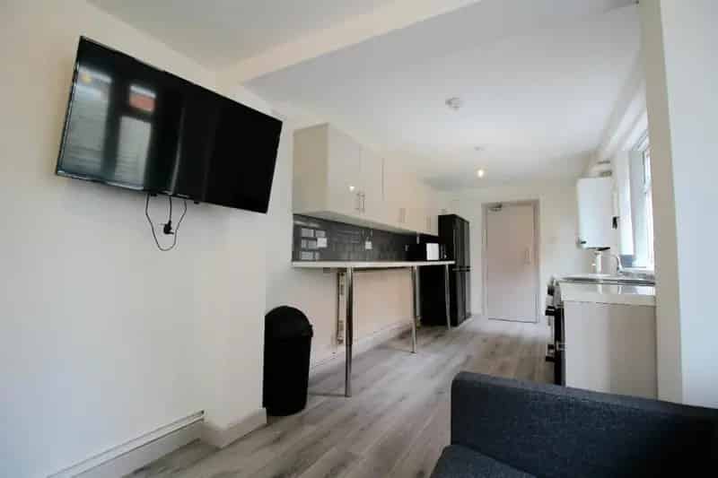 6 Bedroom Student House 2025-2026
