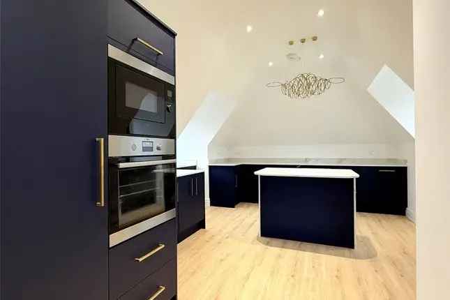 Brand New 2-Bedroom Penthouse Apartment in EN6