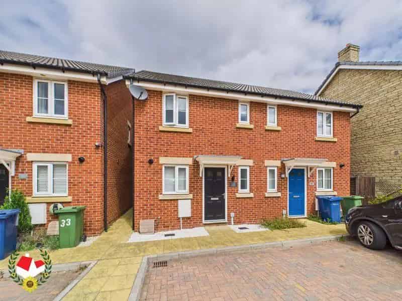 2 Bedroom Semi Detached House For Sale