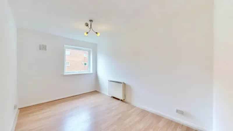 2 Bed Flat for Sale South Woodford