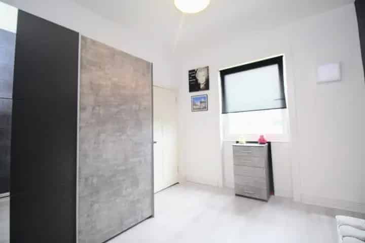 3 Bedroom Flat for Sale in Scotland
