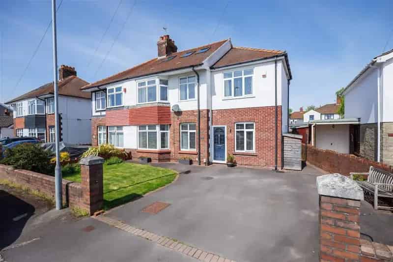 4 Bedroom Semi-Detached House for Sale