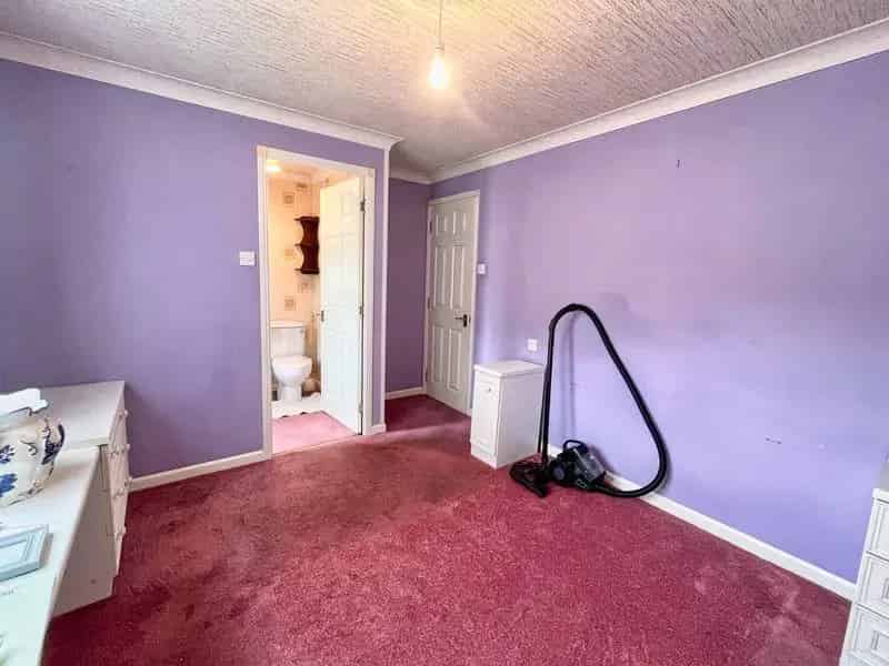 2 bed property for sale