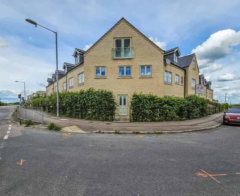 1 Bedroom Apartment for Sale