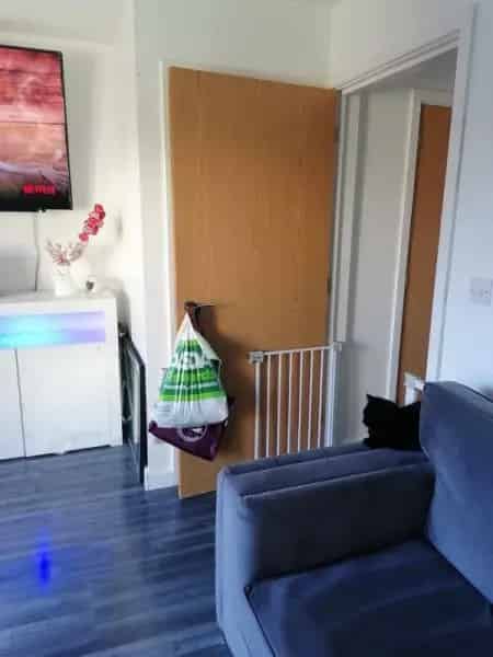 2 Bed House Near Primary School