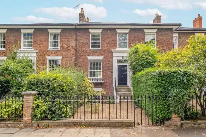 4 Bedroom Townhouse for Sale in Surbiton