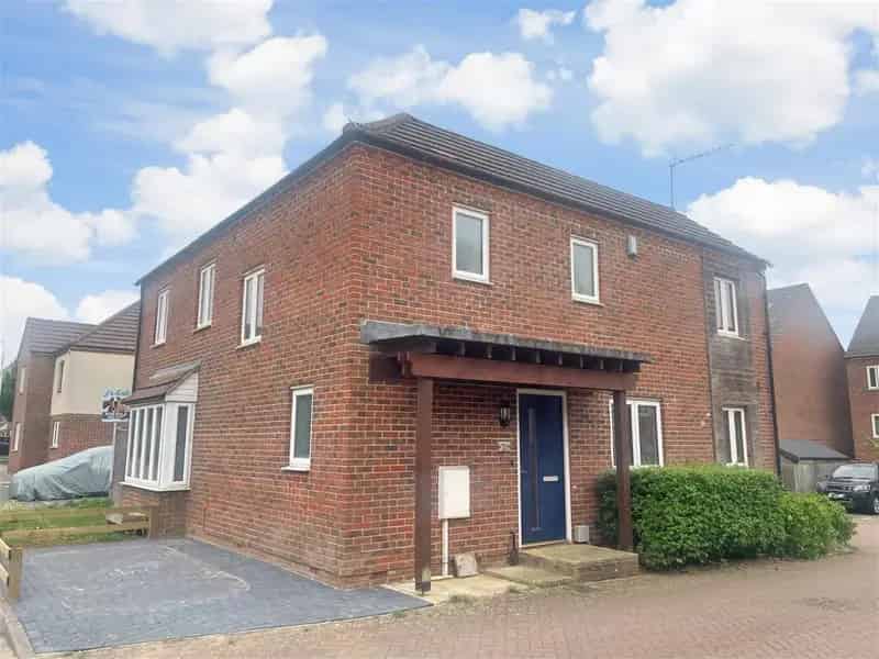 3 Bedroom Detached House for Sale in Loose