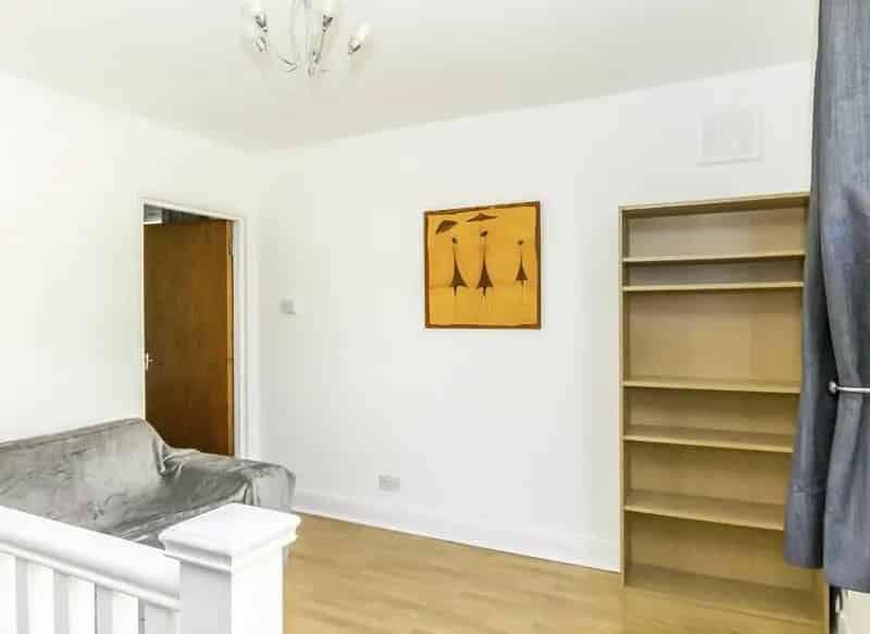 One Double Bedroom Apartment in Earl's Court