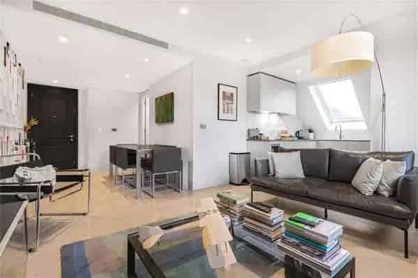Luxury Flat with Gym Pool Parking near Kidderpore Avenue