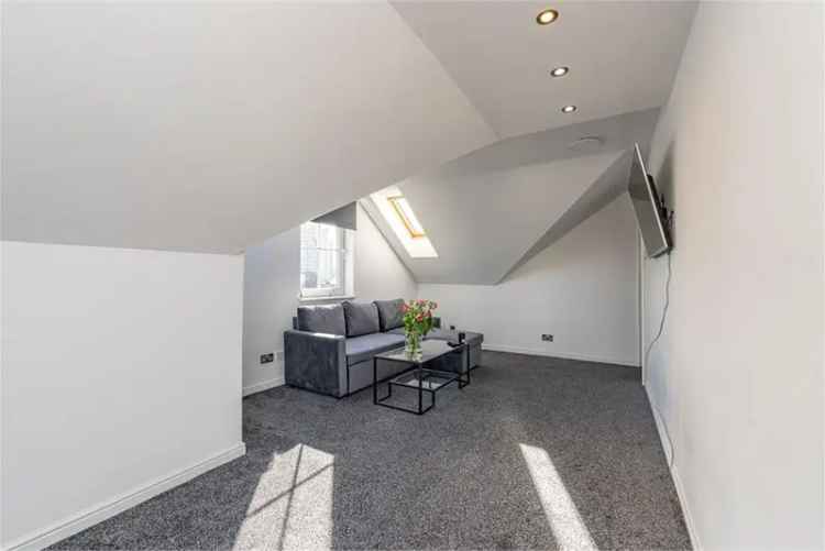 2 Bed Flat Leith Edinburgh Top Floor Flat with Lift Parking