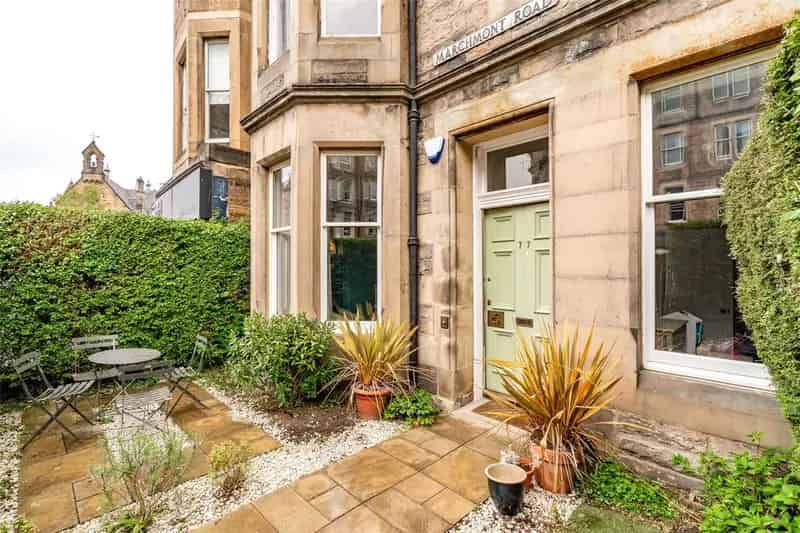 2 Bedroom Apartment for Sale in Edinburgh