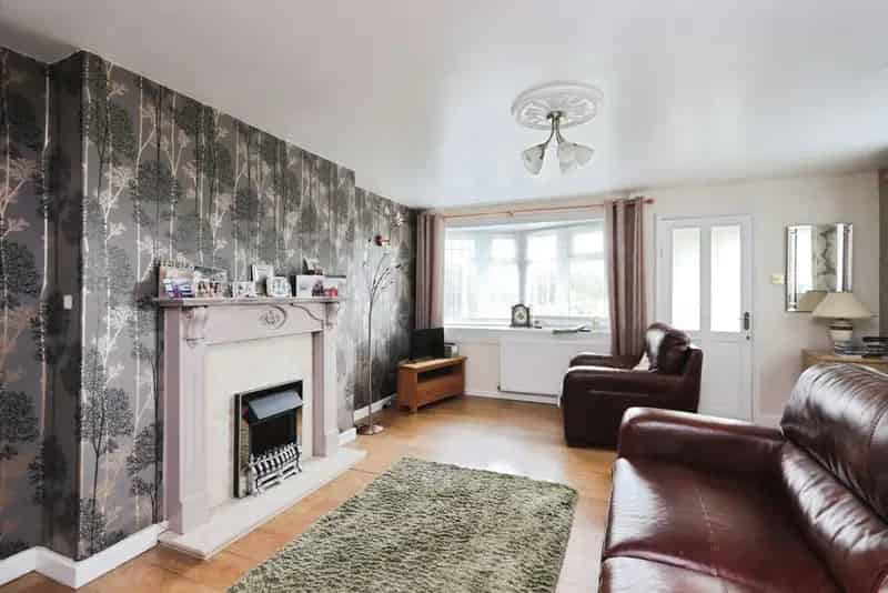 3 Bedroom Semi Detached House Aston South Yorkshire