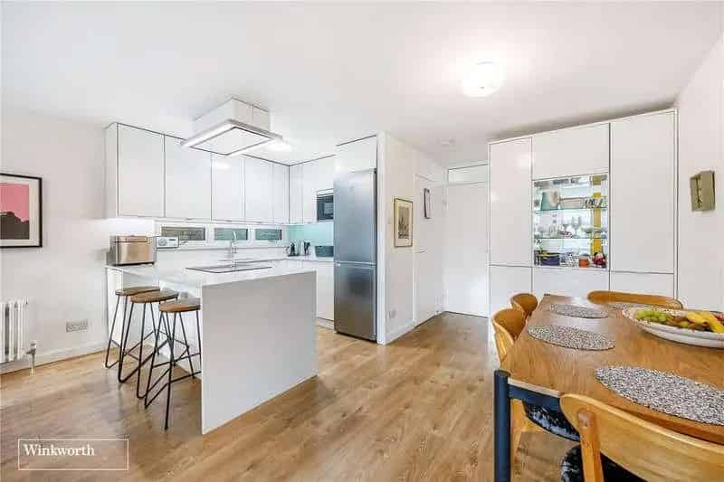 2 Bed Flat for Sale near Gunnersbury Station