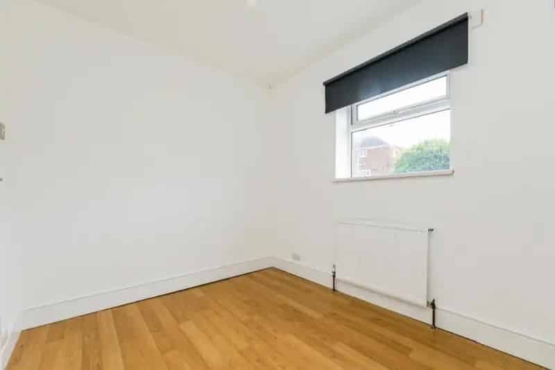 3 Bed Semi Detached House For Sale No Upward Chain