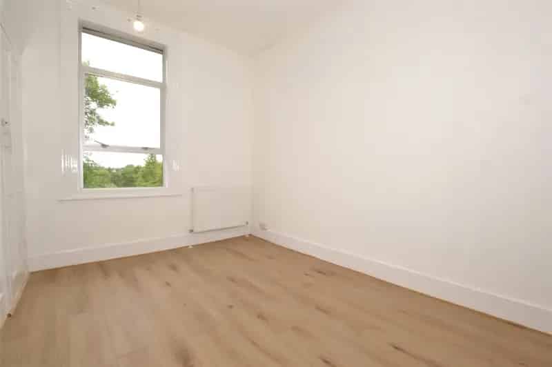 2 Bedroom Flat to Rent - Period Conversion